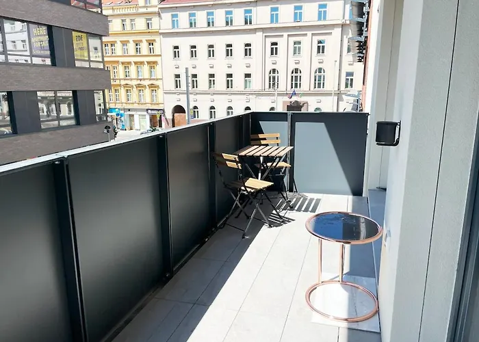 Modern Zizkov In The Center Appartement Praag